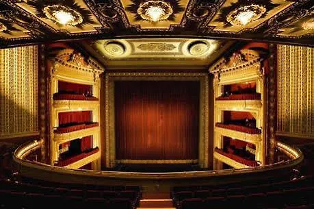 Hampton Majestic Theatre District Chicago