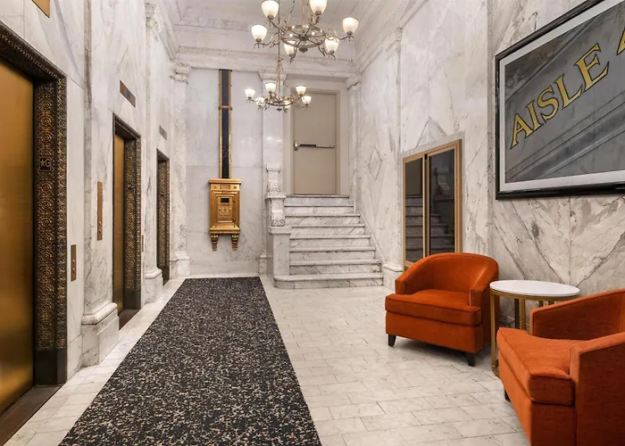 Hotel Hampton Majestic Theatre District Chicago