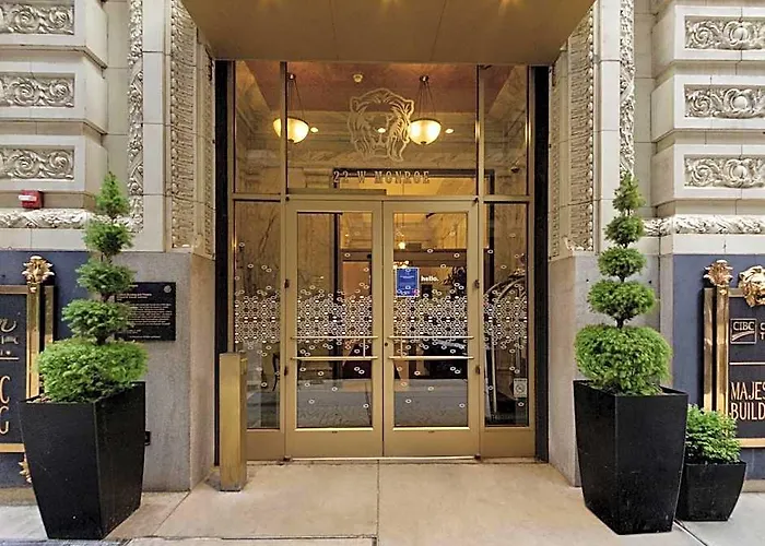 Hampton Majestic Theatre District 3*