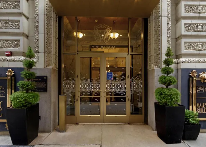 Hotel Hampton Majestic Theatre District 3*