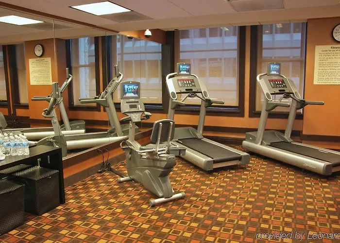 Hotel Hampton Majestic Theatre District 3*