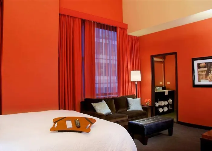 Hotel Hampton Majestic Theatre District 3*