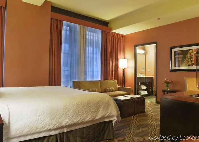 Hotel Hampton Majestic Theatre District Chicago